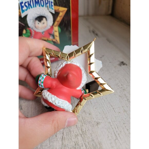 Carlton Cards Eskimo Pie North pole treat ornament Xmas - Picture 5 of 6